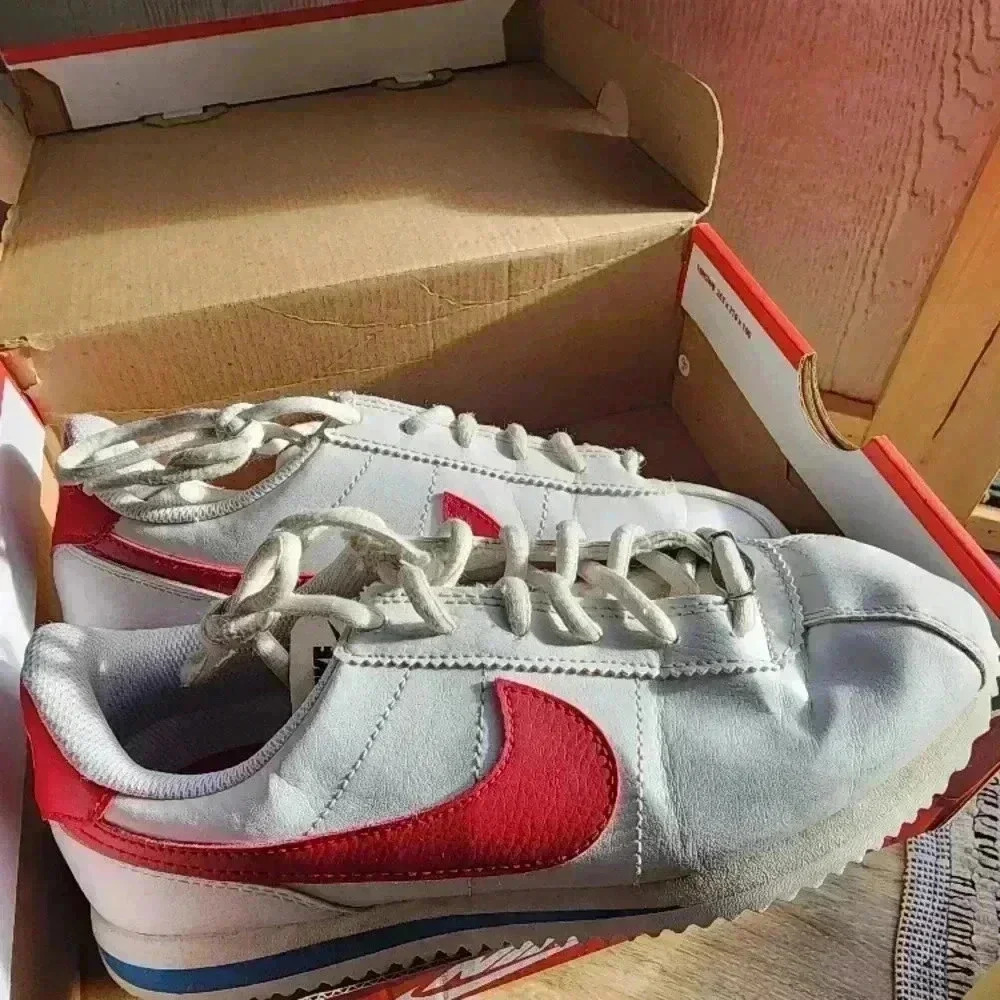 Nike White and Red Sneakers